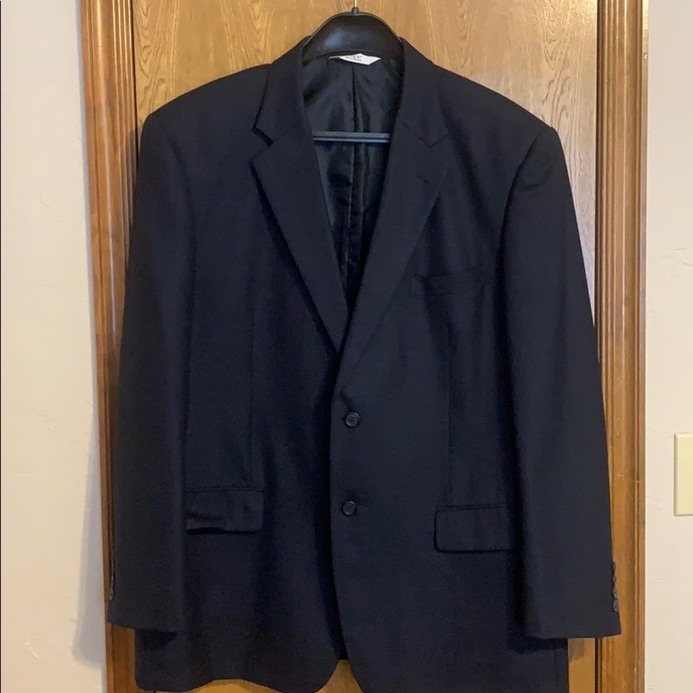 Men’s size 46R navy blue window pane suit $50